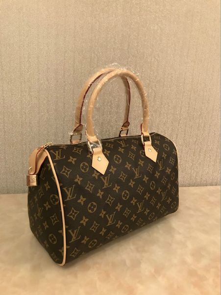 

Совершенно новые сумки на ремне кожаные роскошные сумки кошельки высокого качества для женщин сумка дизайнерские сумки сумка Messenger Cross Body 9008