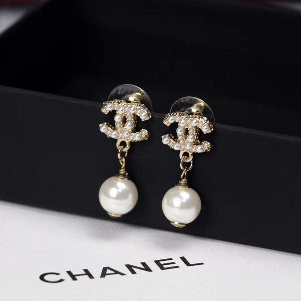 

Find Similar Designer jewelry luxury Earrings for women Brincos Oorbellen Simple Metal Wind Letter V Shape Stud Earrings For Women Gift