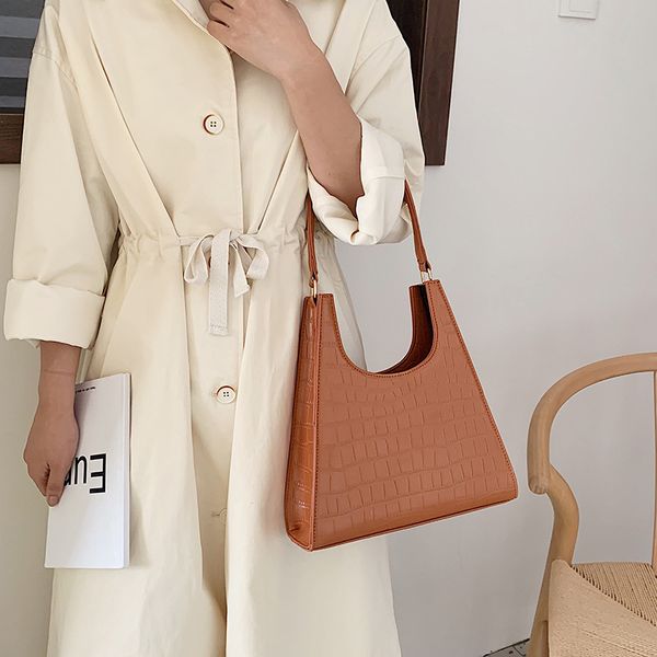 

ретро мешок женщин 2020 новый мешок плеча корейский моды случайные простой сплошной цвет женская сумка