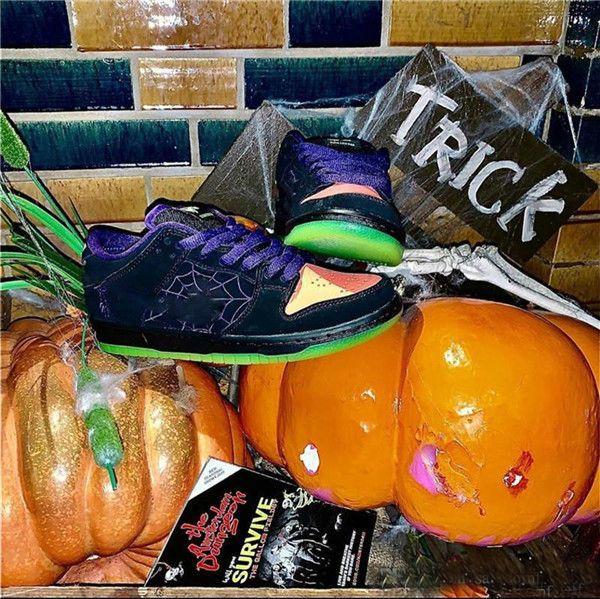 

2019 wholesale sb dunk low night of mischief black orange purple electric green halloween running sports sneakers outdoor shoes
