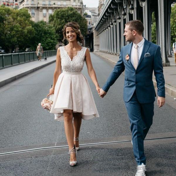 

Vintage Short Wedding Dresses 2019 V Neck Lace Backless Ruched A Line Formal Party Gowns for Bride