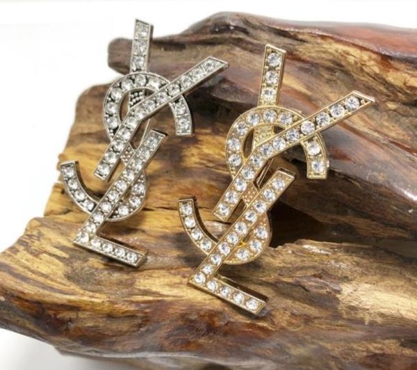 

y pins brooches with diamond letters, special for wedding and engagement,comfortable, and high quality, Gray