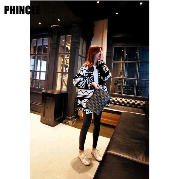

in the new leisure 2017 ms long loose knitting cardigan coat v-neck geometric patterns, White;black