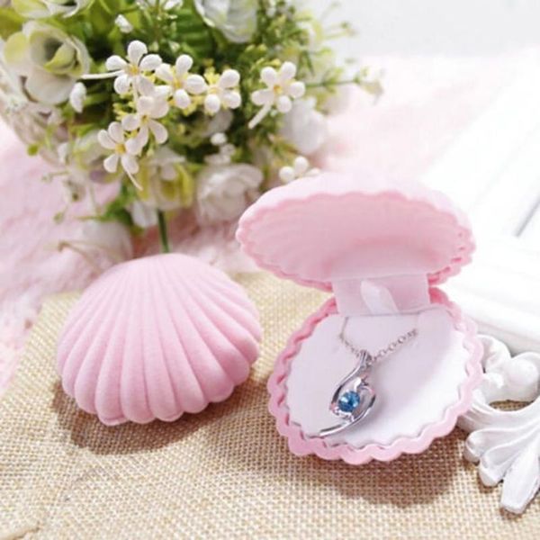 

1pc mini shell shape lovely velvet wedding engagement ring box for earrings necklace bracelet jewelry display gift box holder, Pink;blue