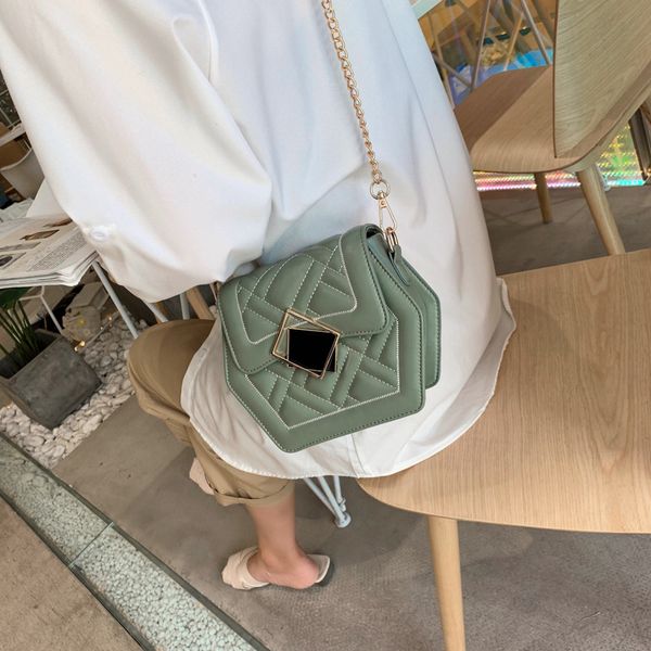 

ladies 2019 new fashion embroidery chain bag summer small fresh oblique satchel 100 ins foreign gas