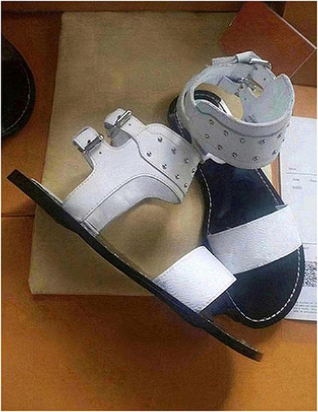 

2019 retro comfortable nomad sandal roman girl sandals outsole print leather trekking casual sandal sandals with box size 35 -40 i1, Black