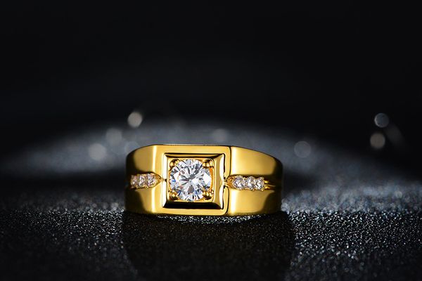 Domineering Gold Diamant Männer Ring Verlobungsringe für Männer Hochzeit Schmuck Eheringe Zubehör Größe 7-11 Kostenloser Versand