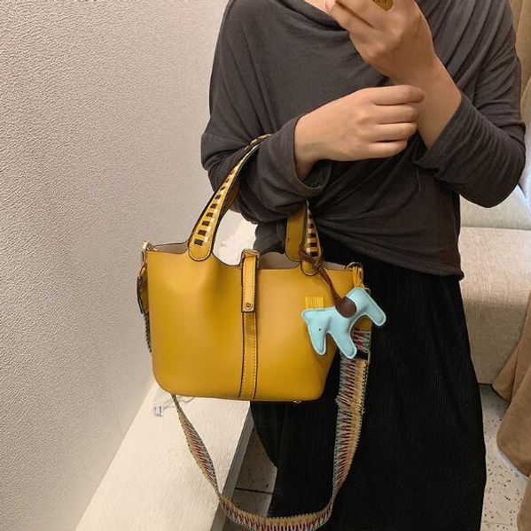 

design women bucket bags new style wide shoulder straps shoulder bags lady handbags bag