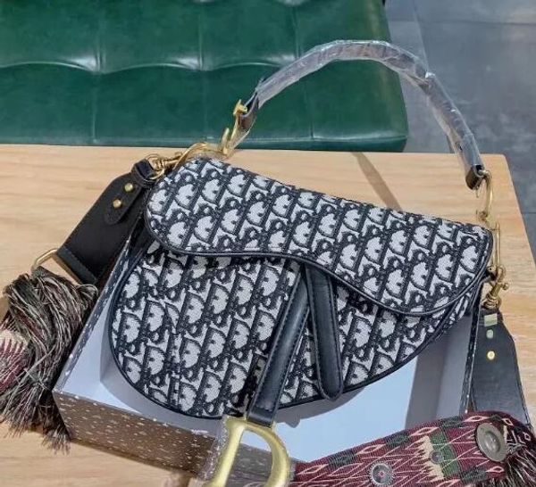 

R16a1high quality men and women carry pur e wallet card houlder bag fa hion bag briefca e and retro bag bdg