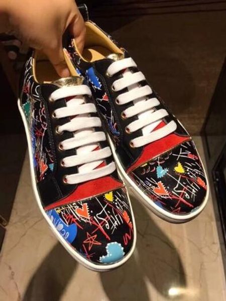 

2019 low-heeled leather brand sneakers men red bottom graffiti shoes men's fashion rivets sneakers famous with box wholesale, Black