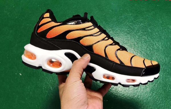 

Wholesale Mens Plus Tn Se Trainers Running Shoes Sneakers 2019 Tns Triple Red Tartan Before After NYC Men Chaussures Sport Shoes