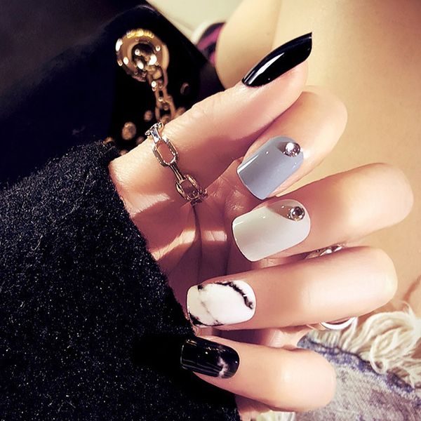 

24pcs women fashion marble pattern false nail girls summer short square fake nail full cover mix color art with glue, Red;gold
