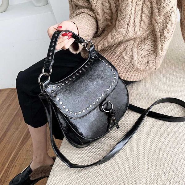 

french niche bag female 2020 new wave korean version of the wild rivet shoulder messenger bag fashion temperament handbag