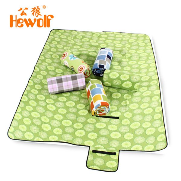 

hewolf 2*1.5m polar fleece pearl cotton picnic mat foldable outdoor leisure camping mat moistureproof beach mattress seat pad
