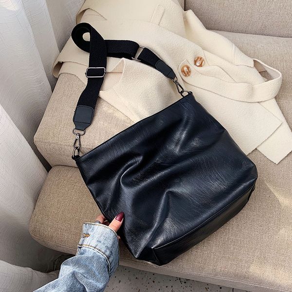 

чистый красный досуг ведро сумка женская сумка 2020 новая мода messenger wild ins большой емкости плеча