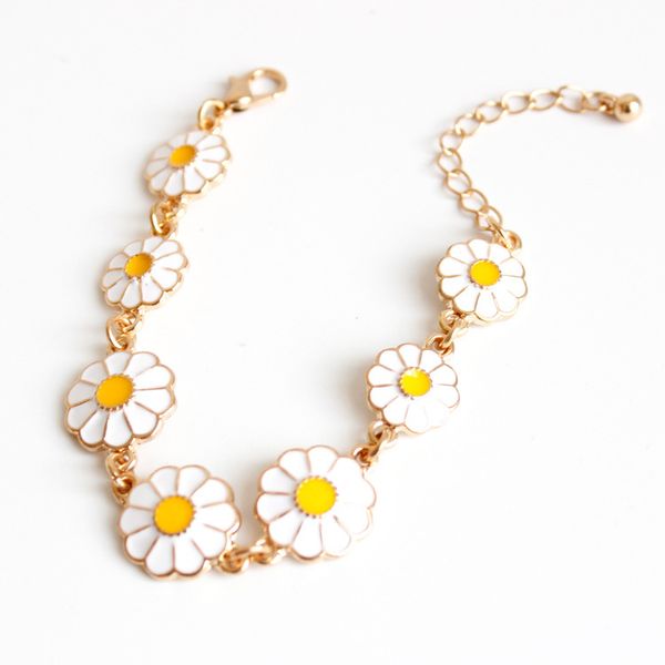 

2020 fashionable trendy delicate enamel white yellow daisy necklace, pretty daisy flower sets necklace in yellow white, Silver