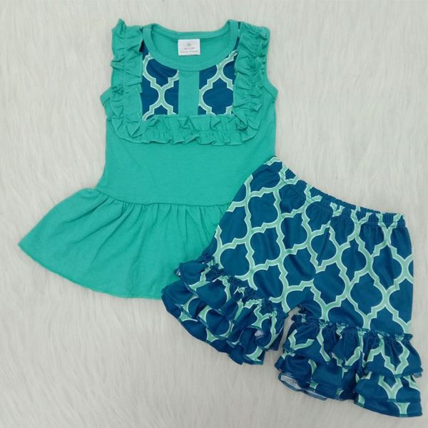 

green sleeveless lace blouse t-shirt check shorts boutique suit, White