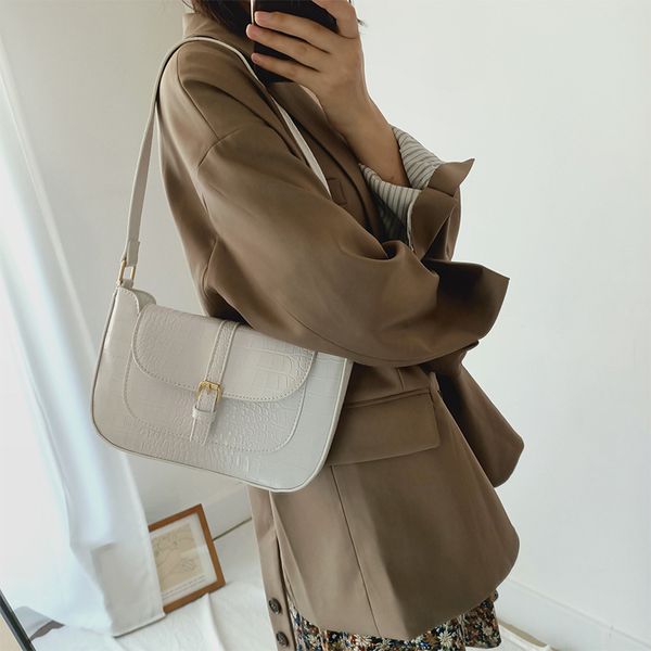 

2020 new ladies shoulder bag retro fashion casual handbag ladies small fresh armpit bag small square