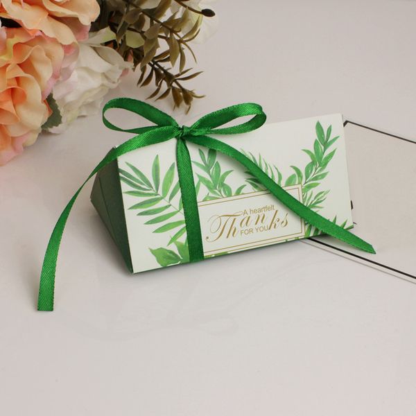 

50pcs printed wedding favour cake candy gift box triangle box party high grade