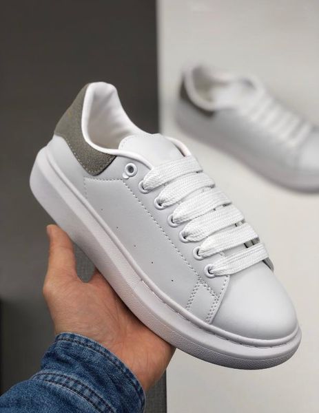 

2020 womens black designers sneakers beautiful flat colors casual platform solid mens shoes velvet leather chaussures dress shoevat1# vsslu