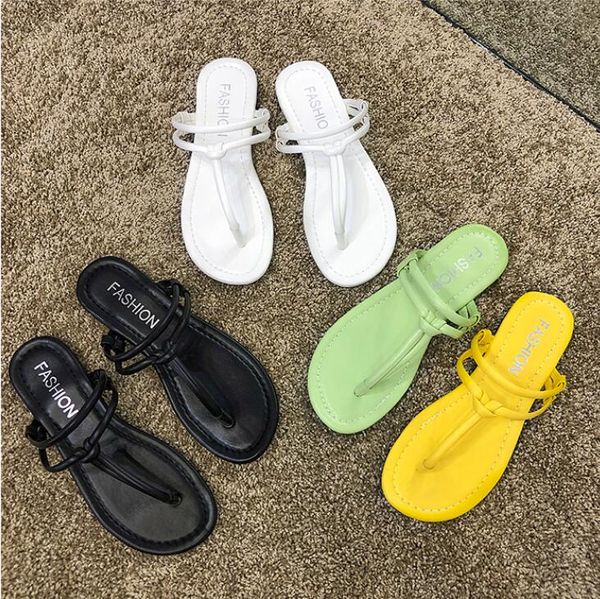 

2019 summer new korean version flat bottom wild pinch beach seaside sandals and slippers fashion wear flip flops, Black