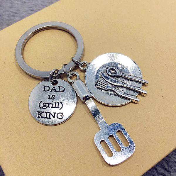 

new ancient silver tableware shovel dad is grill king letter tag charm keychain creative designer keyring women men jewelry father day gift, Slivery;golden
