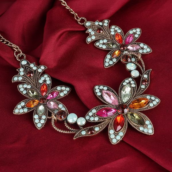 

Colorful Rhinestone Flower Necklaces Women Fashion Crystal Jewelry Charm Choker Statement Bib Collar Necklace Summer Jewelry