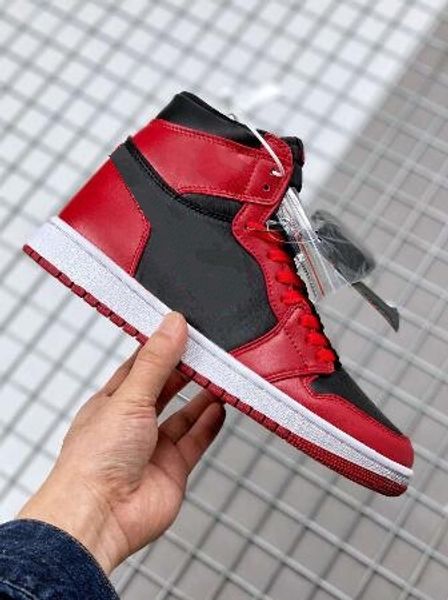 

2020 new men women 1s outdoor shoes high og light bone facetasm fearless leather breathable trainer sneaker size 36 -47