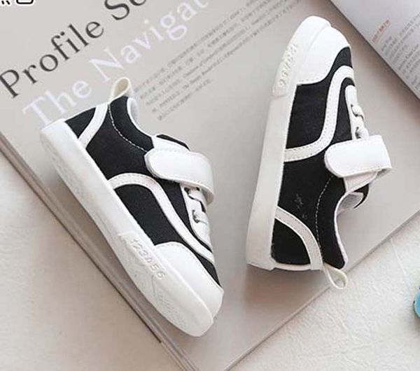 

classic sneaker chaussures enfants fashion smart triple kids shoes platform leather shoes air chaussures shoes011 px237, Black;red