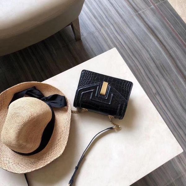 

2020 spring and summer small square bag shoulder messenger bag