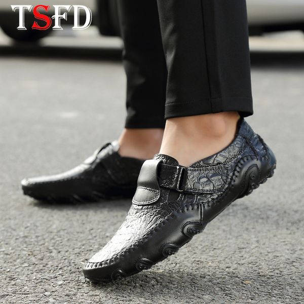 

wild men shoes breathable man sneakers comfortable leather shoes for men slip-on plus size loafers for black y19