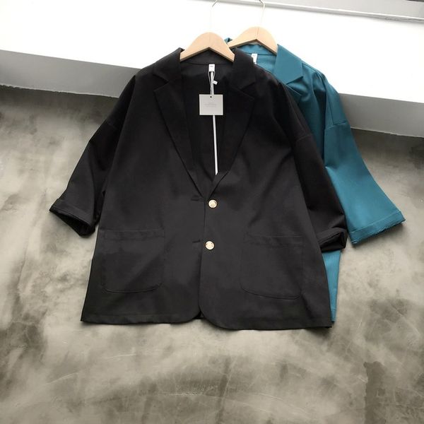 

одна тысяча шестьсот пятьдесят два, White;black