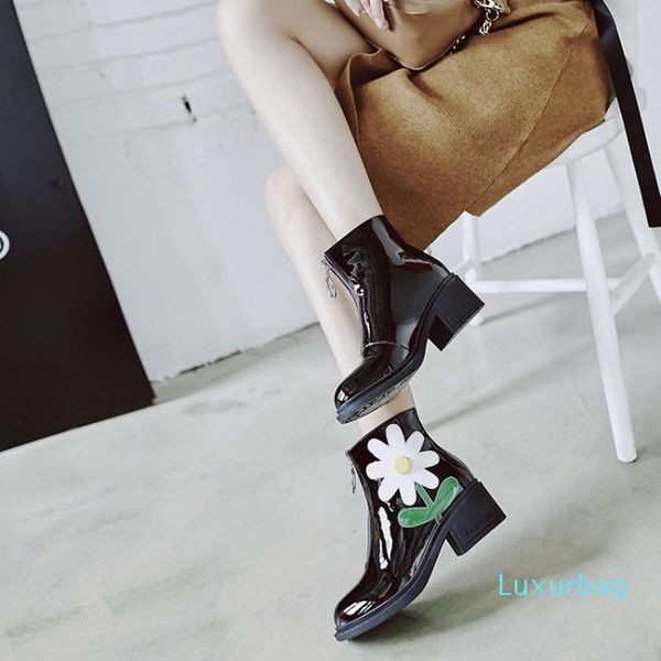 

ethnic retro boots patent leather print leather flower boots feminino, Black