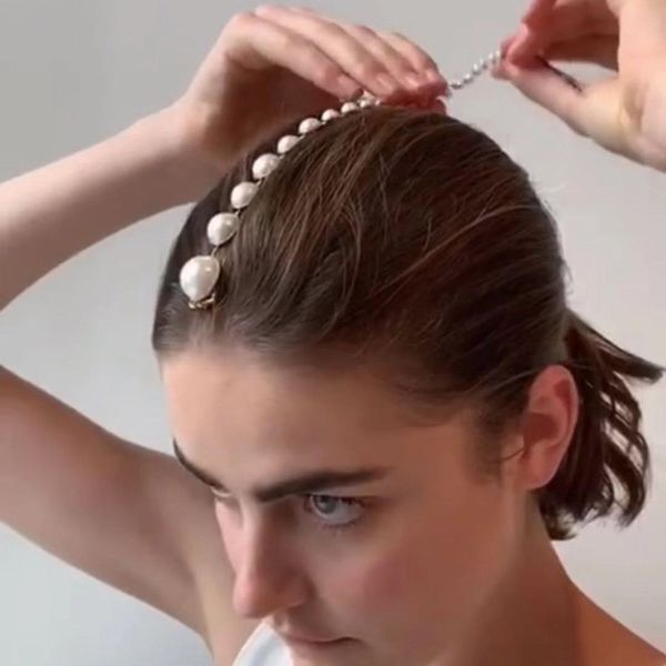 

FASHIONSNOOPS Ins Fashion Women Girls Elegant Pearls Hair Clips Crystal Headwear Hair Comb Barrettes Hairgrips Hair Accessories