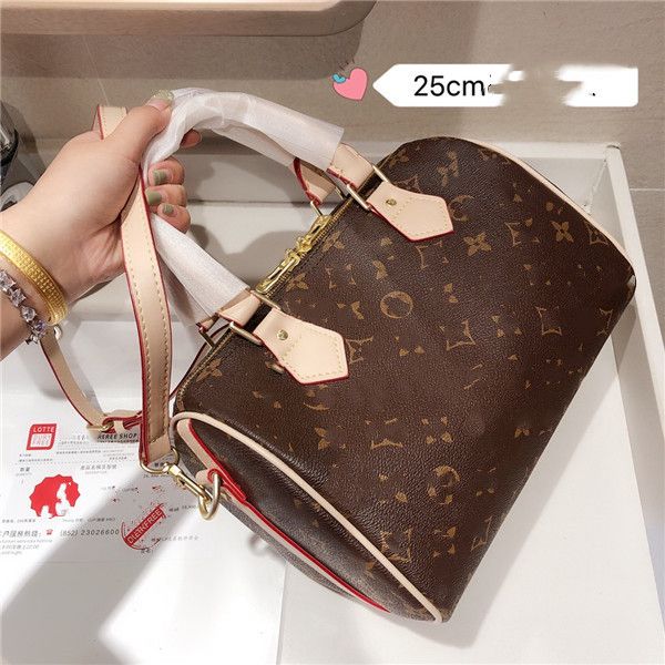 

винтажная коллекция старого цветка сумочек из знаковой сумки холста плеча и сумка посыльной все классические