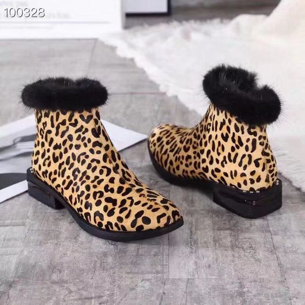 

fashionville ~2019091701 leopard/black horse hiar fur trim short boots