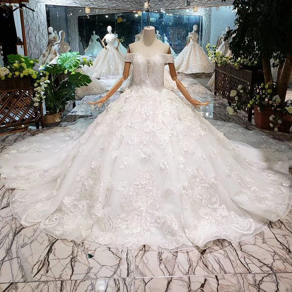 

2019 поледние Ѭоконе вадебне пла иий кѬиалл биеѬа иллзи мила е, White