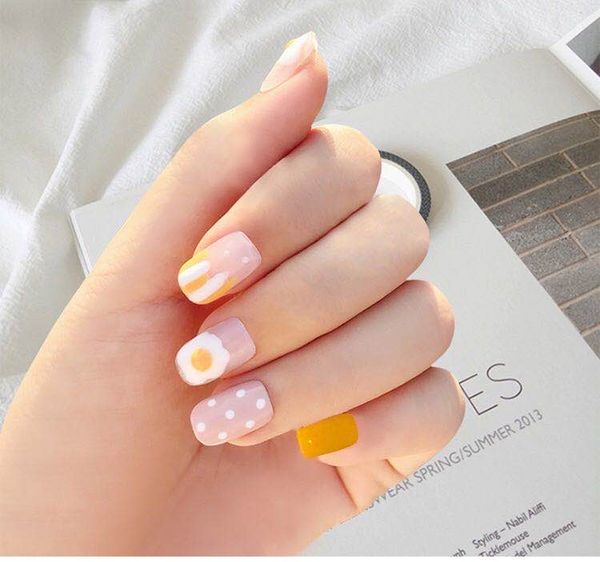 

2020 new patch finished small fresh false nail wear nail patch yellow egg pouch egg false nail patch, Red;gold