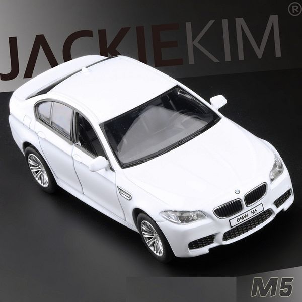 

город высокая моделирование изысканный diecasts игрушка автомобиль рмз автомобиля стайлинг m5 luxury car 1:36 сплав diecast модель автомобил
