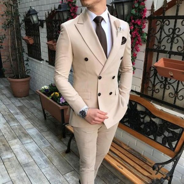 Bonito Bege noivo smoking trespassado Groomsmen Wedding Tuxedos Popular Men Suit Blazer Formal Prom Jacket (Jacket + Calças + Tie) 1319