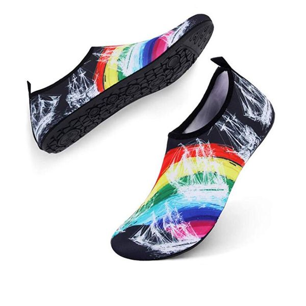 

2019 new summer water shoes men beach sandals upstream aqua shoes man quick dry river sea slippers diving swimming socks