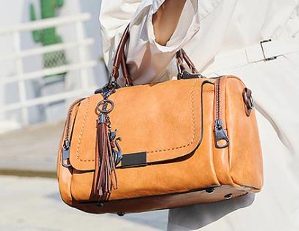 

2020 Newest Designer Wild Luxury One-shoulder Diagonal Bag Fashion Boston Pillow Bag Designer Ladies Portable Tassel Bag