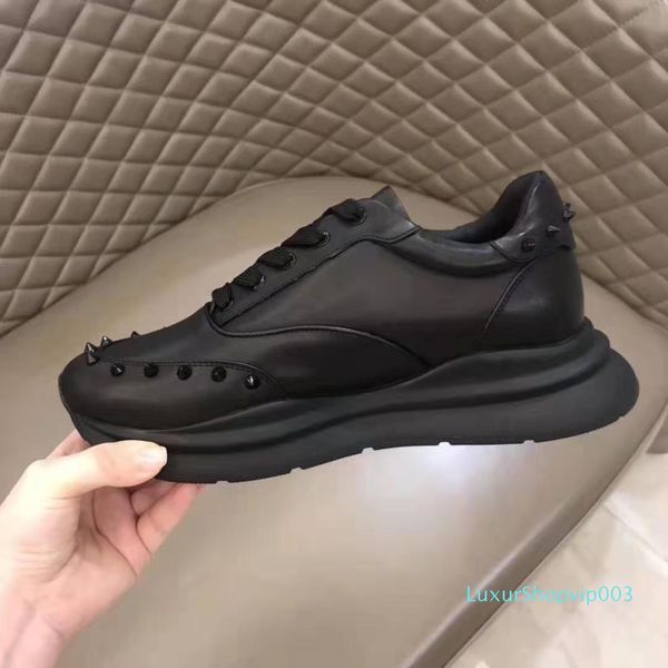 

new arrivals red bottom spike sneakers luxury paris triple s shoes red leather mens rubber running shoes women trainers vintage dad shoes 79, Black