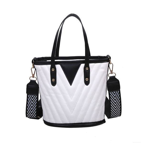 

2020 весной новый женский мешок портативный ведро корейский стиль дикий плечевой ремень сумка алмазное решетки высокая производительность