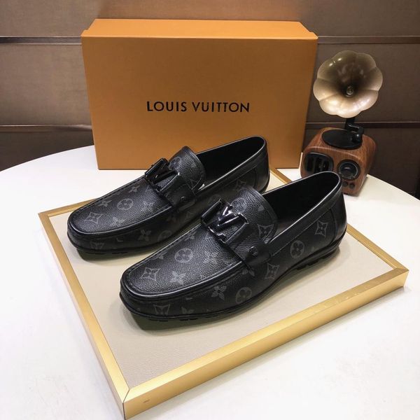 

new style men's luxury casual dress, leather shoes, fashion brand, four seasons design style, classic pattern, suitable for all occasio, Black