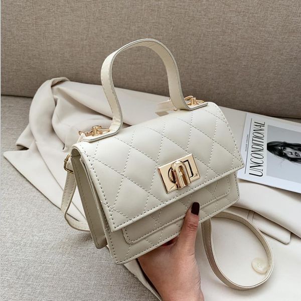 

2020 women shoulder bags fashion handbags good quality crossbody bag chain small round bag
