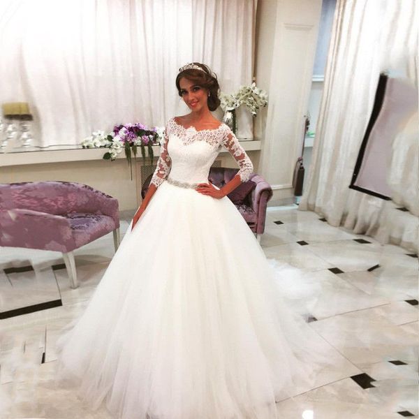 

new 2020 elegant 3/4 sleeves lace tulle ball gown wedding dresses crew celebrity vestido de noiva bridal gowns buttons robe de mariee, White