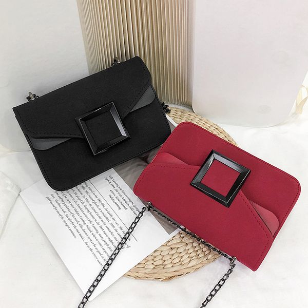 

малый мешок женщин 2020 новой дамы ретро цепь небольшого квадратного мешка сплошного цвет взвалил плечо