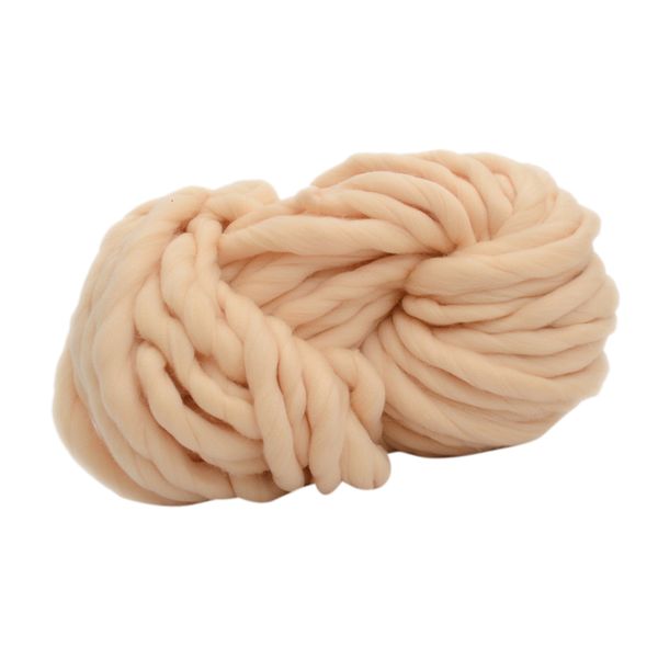 

1 roll 250g chunky hand-woven wool yarn diy blanket roving for diy arm knitting, Black;white