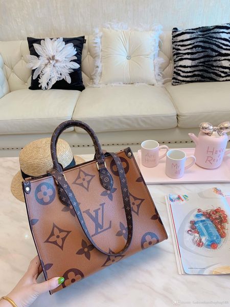 

2019 year new genuine leather women oft leather fa hion me enger bag female large handbag tote cro body bag